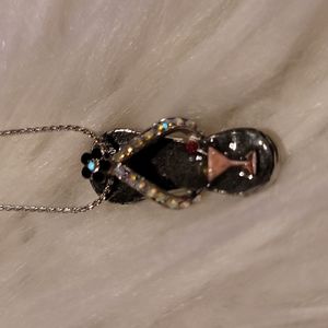 🍹Cute Flip Flop Crystal Necklace